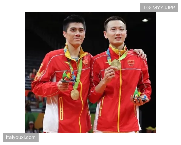 傅海峰那身材跟赛场上的猛汉完全两码事，谁想到他居然爱上了奢侈品狂魔生活？